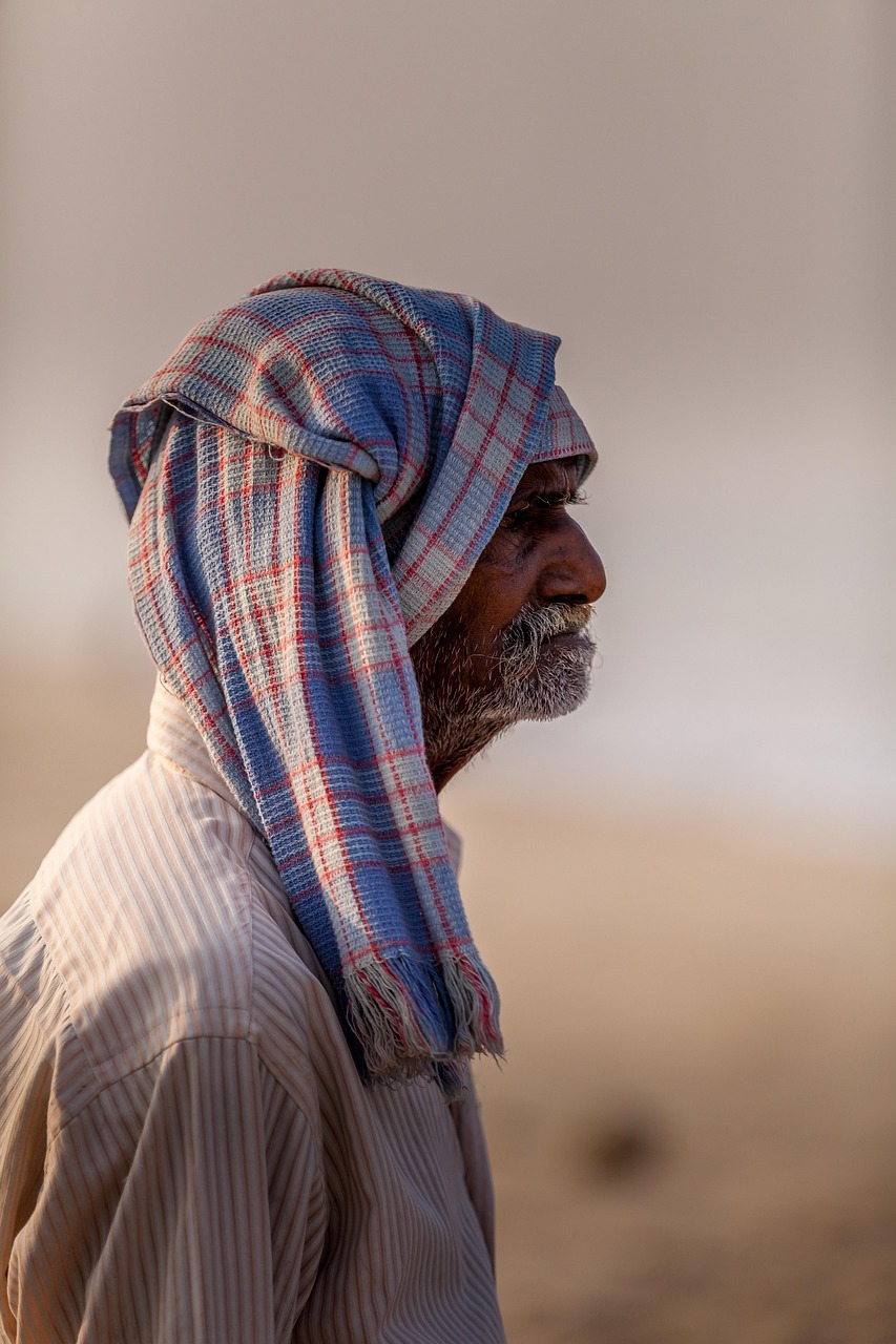 高齢者が服用する薬の腎機能低下影響とは何ですか？