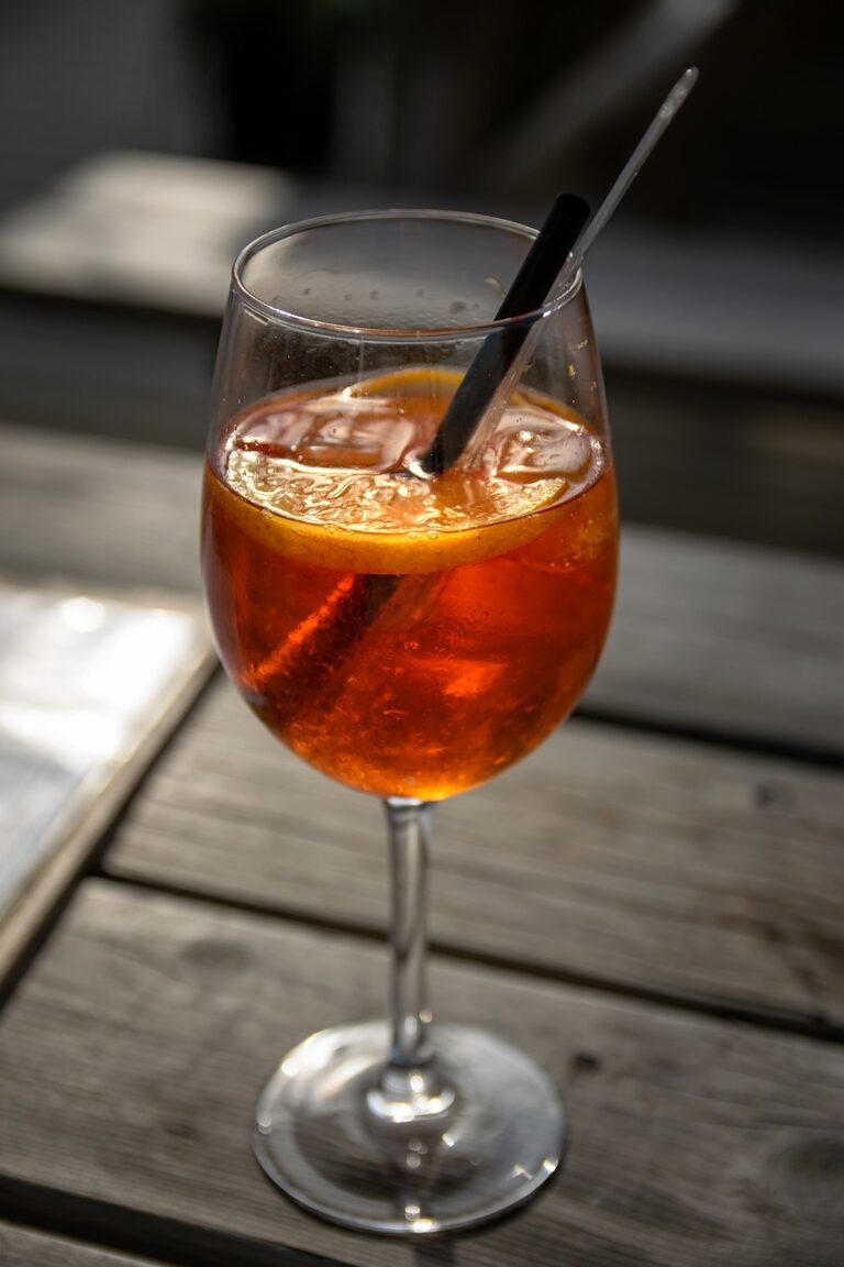 コラーゲンサプリは飲むタイミングが食前と食後でどう違う？