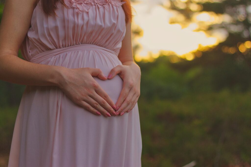 妊娠中や授乳中のあなたが知りたい、カルシウムサプリの安全性は？